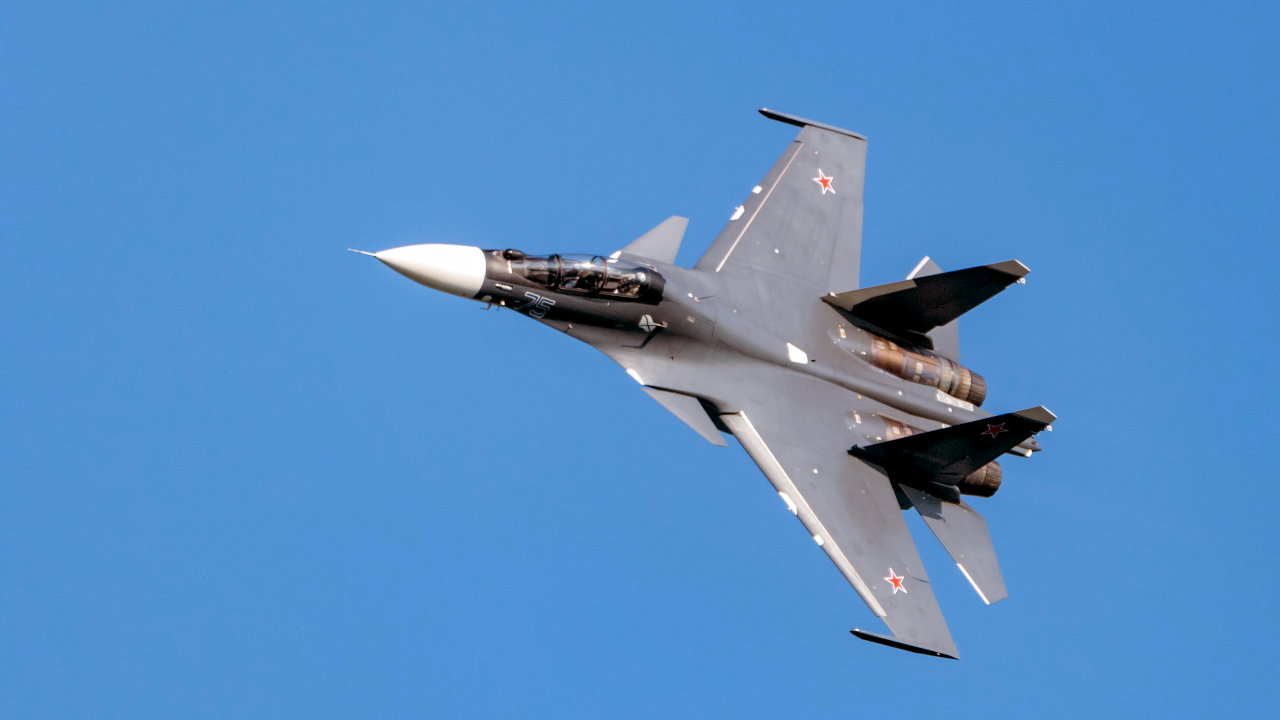 Rusland houdt militaire oefening met Su-30SM2-straaljagers in Europa