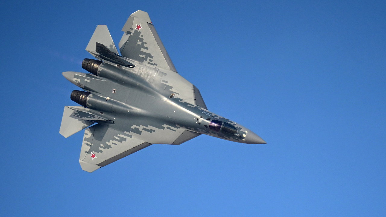 La Russie confirme la première exportation publique d'un avion de chasse Su-57E vers l'Algérie - Business AM - FR
