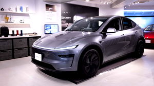 Teslas volledig zelfrijdende auto crasht in test tegen kinderpoppen