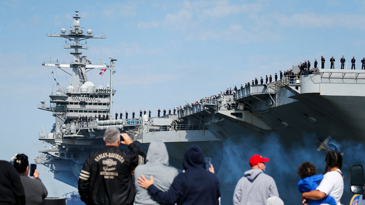 Amerikaans vliegdekschap USS George Washington vaart de Zuid-Chinese Zee binnen, tot onvrede van China