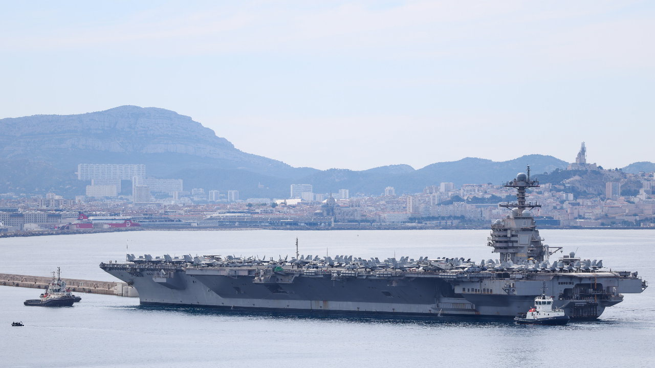 Amerikaans vliegdekschip USS Gerald R. Ford zal mogelijk zelfs langer dan twee jaar buiten strijd