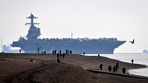 USS Gerald R. Ford, grootste nucleaire vliegdekschip ter wereld, ligt tot 8 oktober voor anker in Mallorca