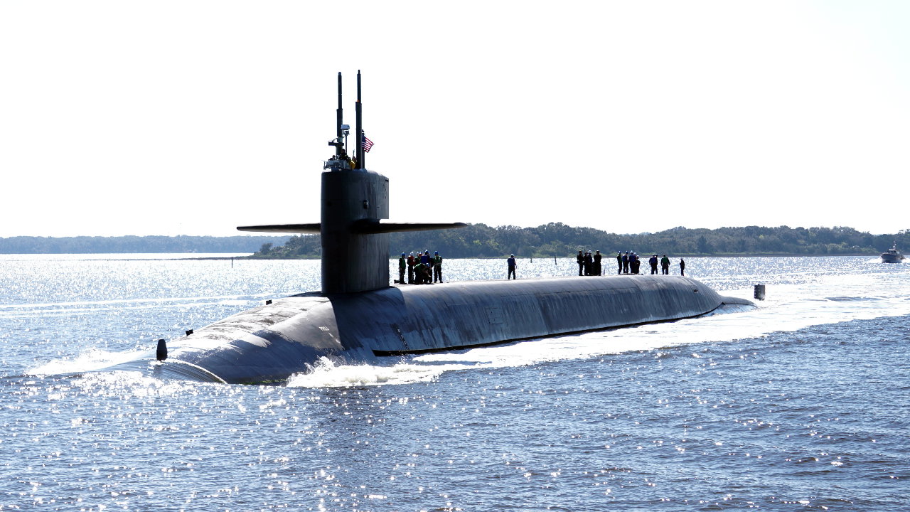 Amerikaanse onderzeeër USS Georgia uit beëindigt laatste missie na 40 jaar dienst