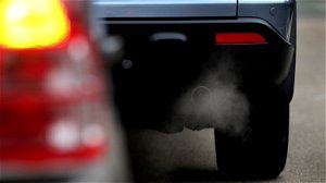 Rapport: “Werkelijke CO2-uitstoot van auto’s ligt 14 procent hoger dan wat fabrikanten aangeven”