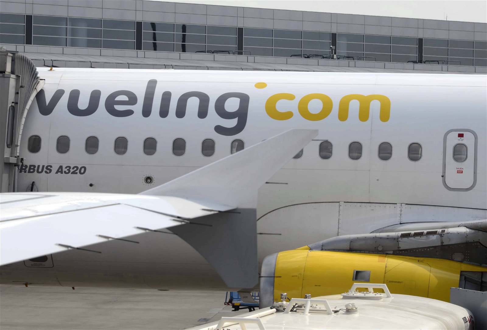 Een toestel met het logo van Vueling.