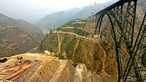 L’Inde inaugure le pont ferroviaire le plus haut du monde au Cachemire
