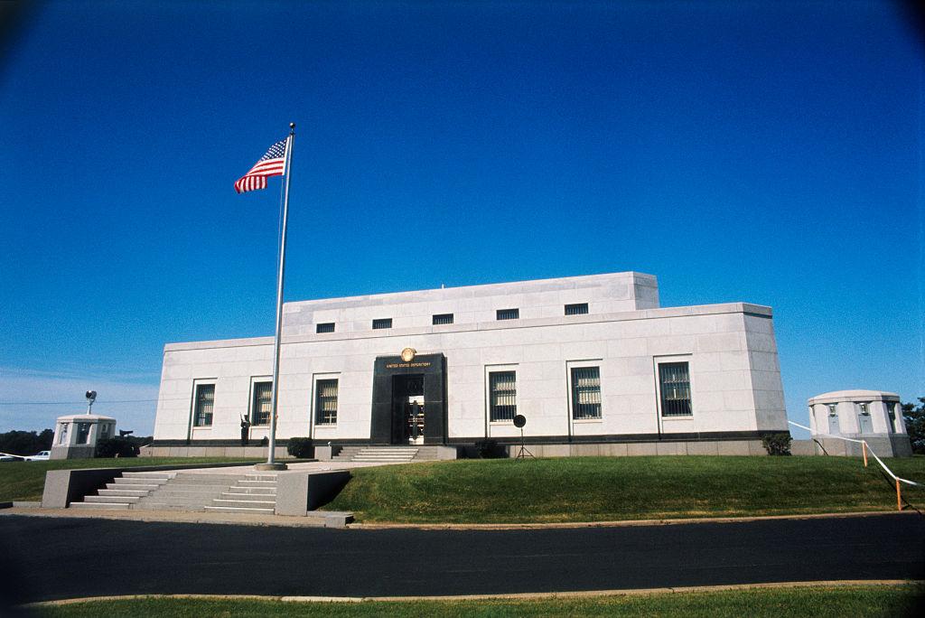 Goudvoorraden Onder de Loep: Amerikaanse Senaat Dringt Aan op Transparantie rond Fort Knox