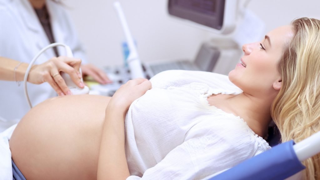 Zwangere vrouw dokter