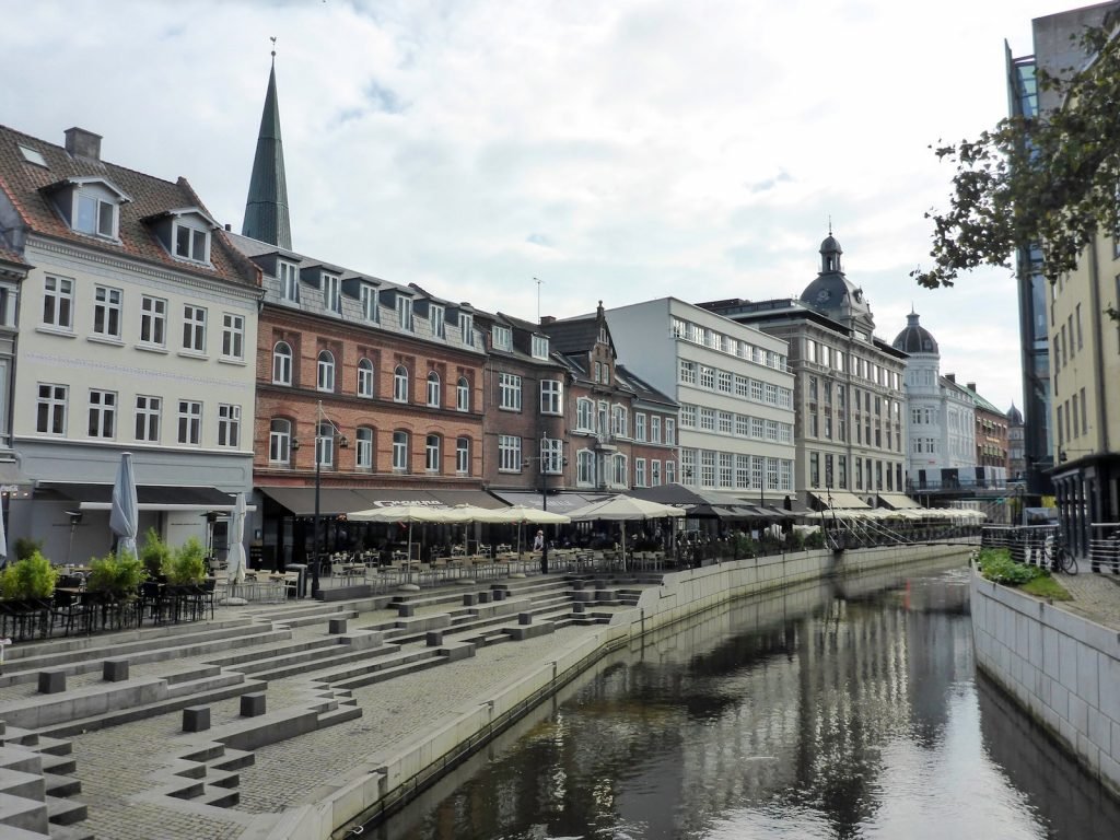 Aarhus, ook City of Smiles genoemd, de gelukkigste stad van Denemarken