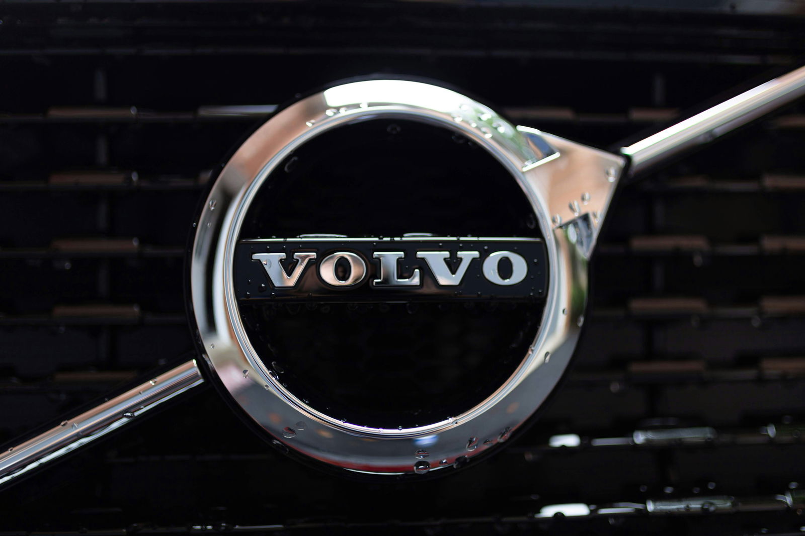 Volvo Cuts 800 US Jobs - News Directory 3