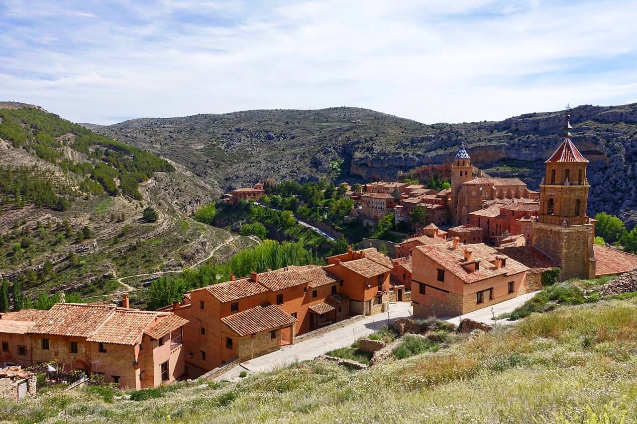 Een roodkleurig dorp in de bergen: het Spaanse Albarracin