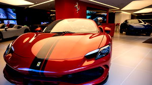 Ferrari ziet winst in derde kwartaal stijgen en handhaaft prognoses