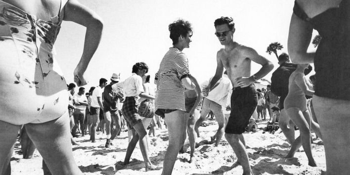 dance-beach-twist-vintage