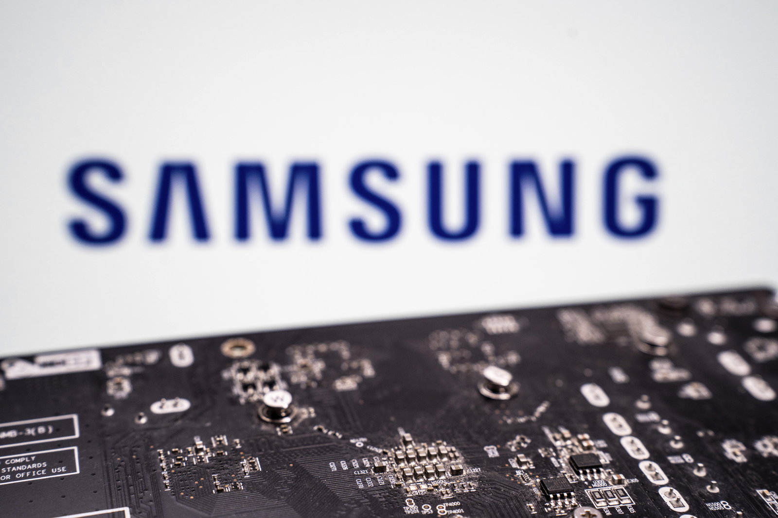 Samsung boekt recordwinst dankzij AI-boom, maar waarschuwt voor chiptekorten tot 2028