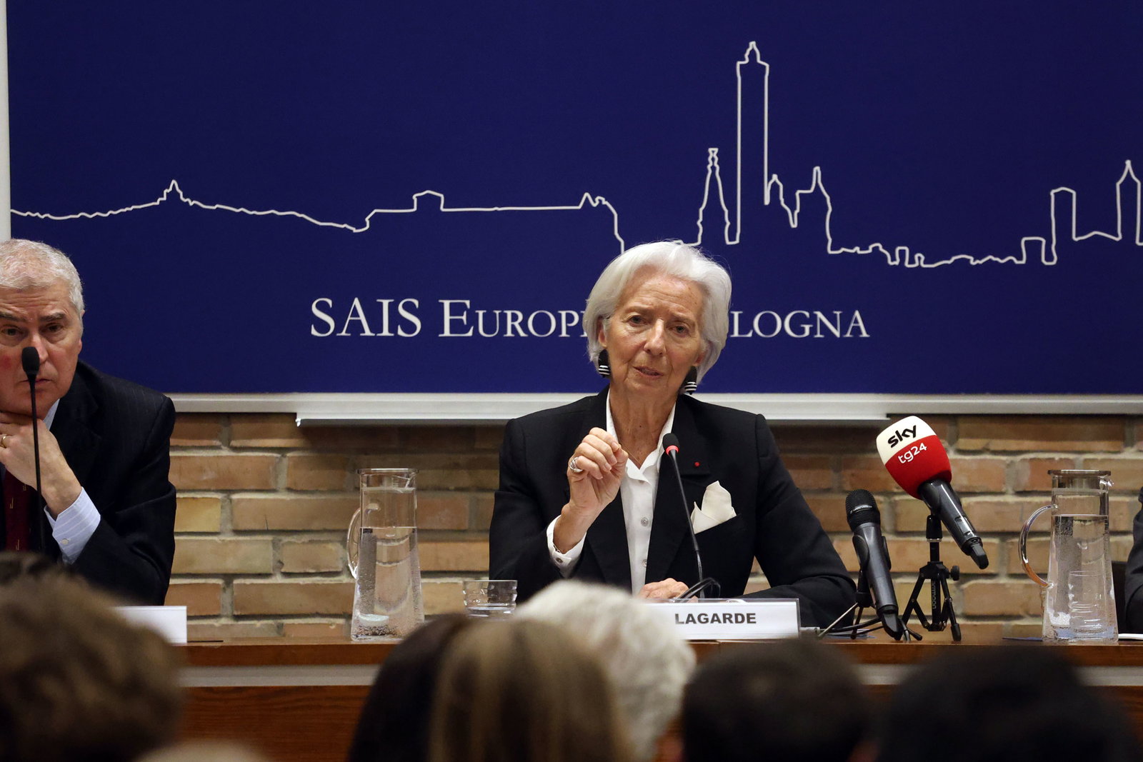 Inflatie stijgt sterk in Spanje en Frankrijk, wat de verwachtingen voor een renteverhoging door de ECB aanwakkert