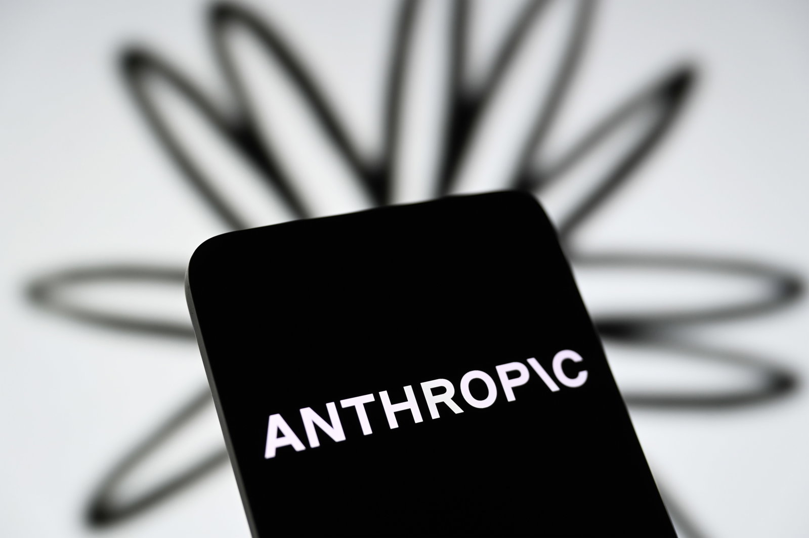 AMD en Anthropic sluiten overeenkomst van 5 miljard dollar voor AI-computing
