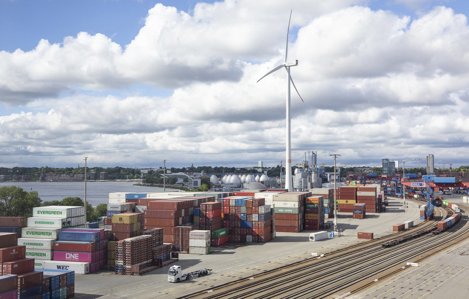 Duitse handel ziet export- en importvolumes stijgen in april 2026