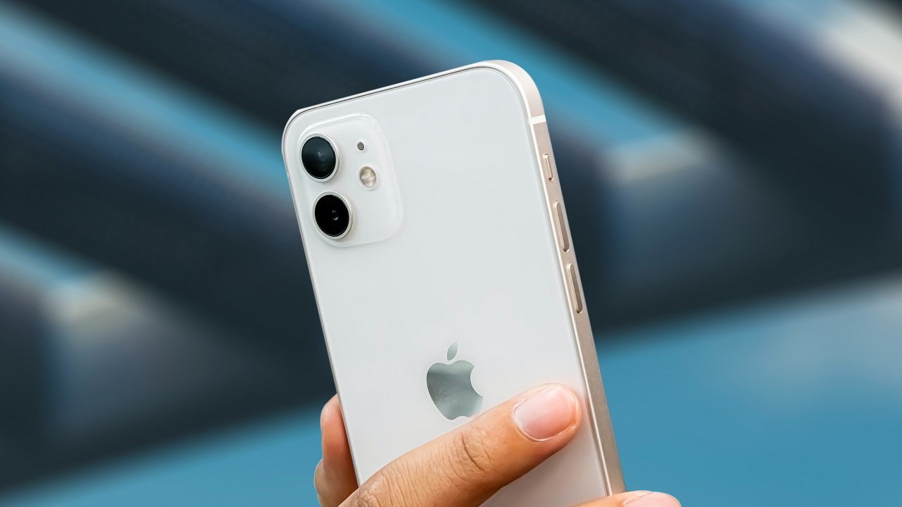 Frankrijk haalt iPhone 12 uit de markt door te hoge stralingsniveaus -  Newsmonkey