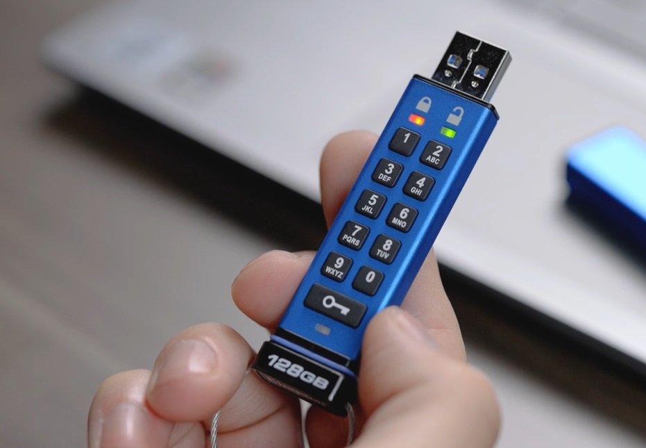 Kingston IronKey Keypad 200 - clé USB - 16 Go (IKKP200/16GB)