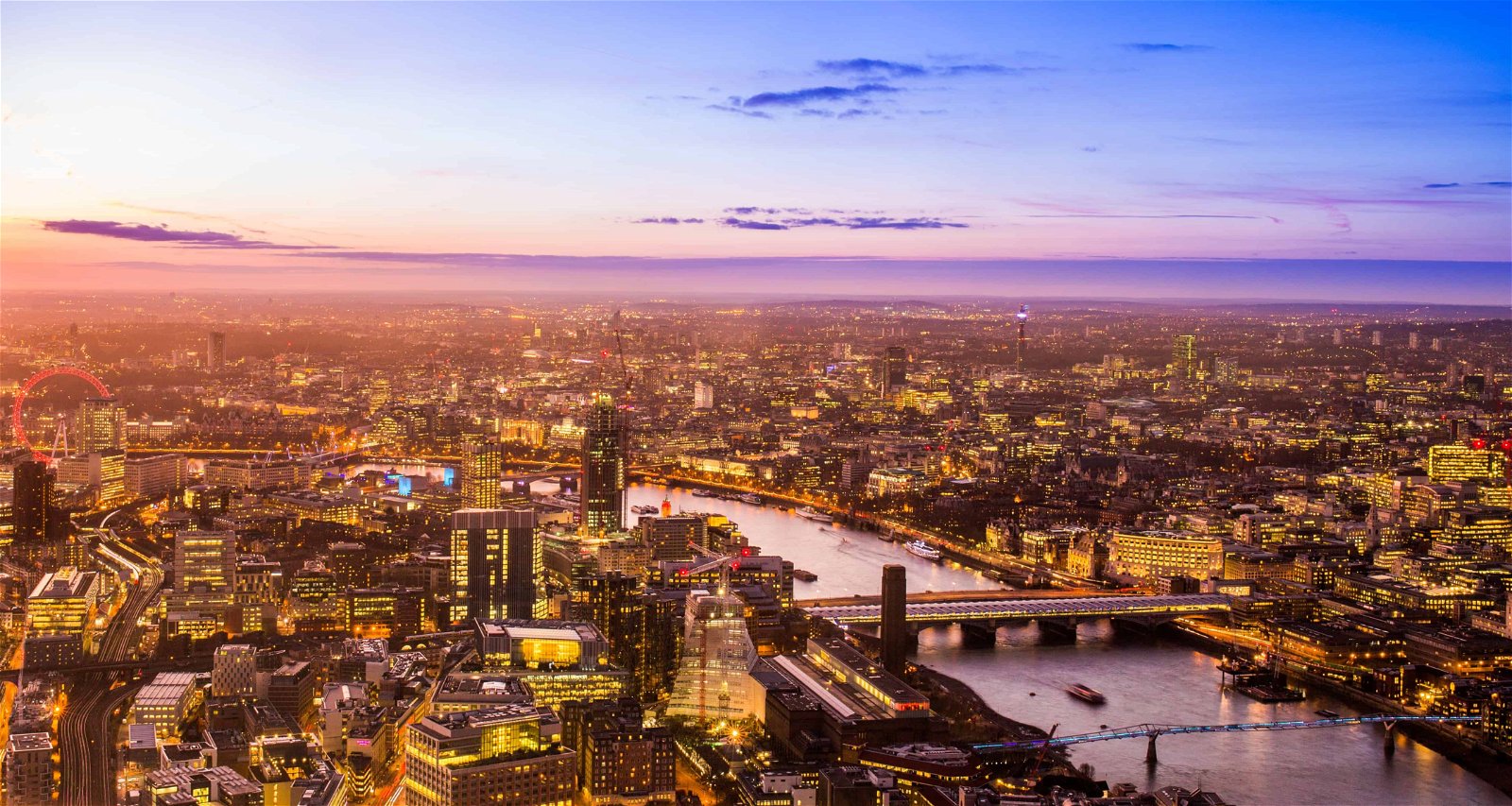 Panorama over Londen vanuit de lucht
