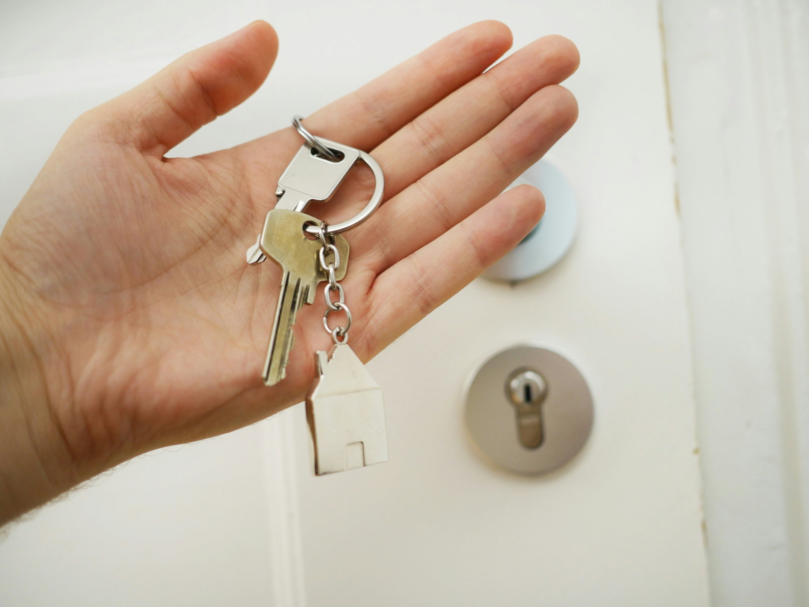 Minder vastgoedverkopen in België, terwijl woningprijzen verder klimmen