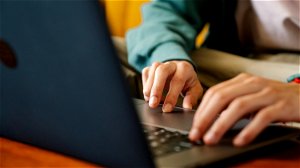 Online een lening of een verzekering afsluiten: banken krijgen almaar meer concurrentie van andere onlineplatformen
