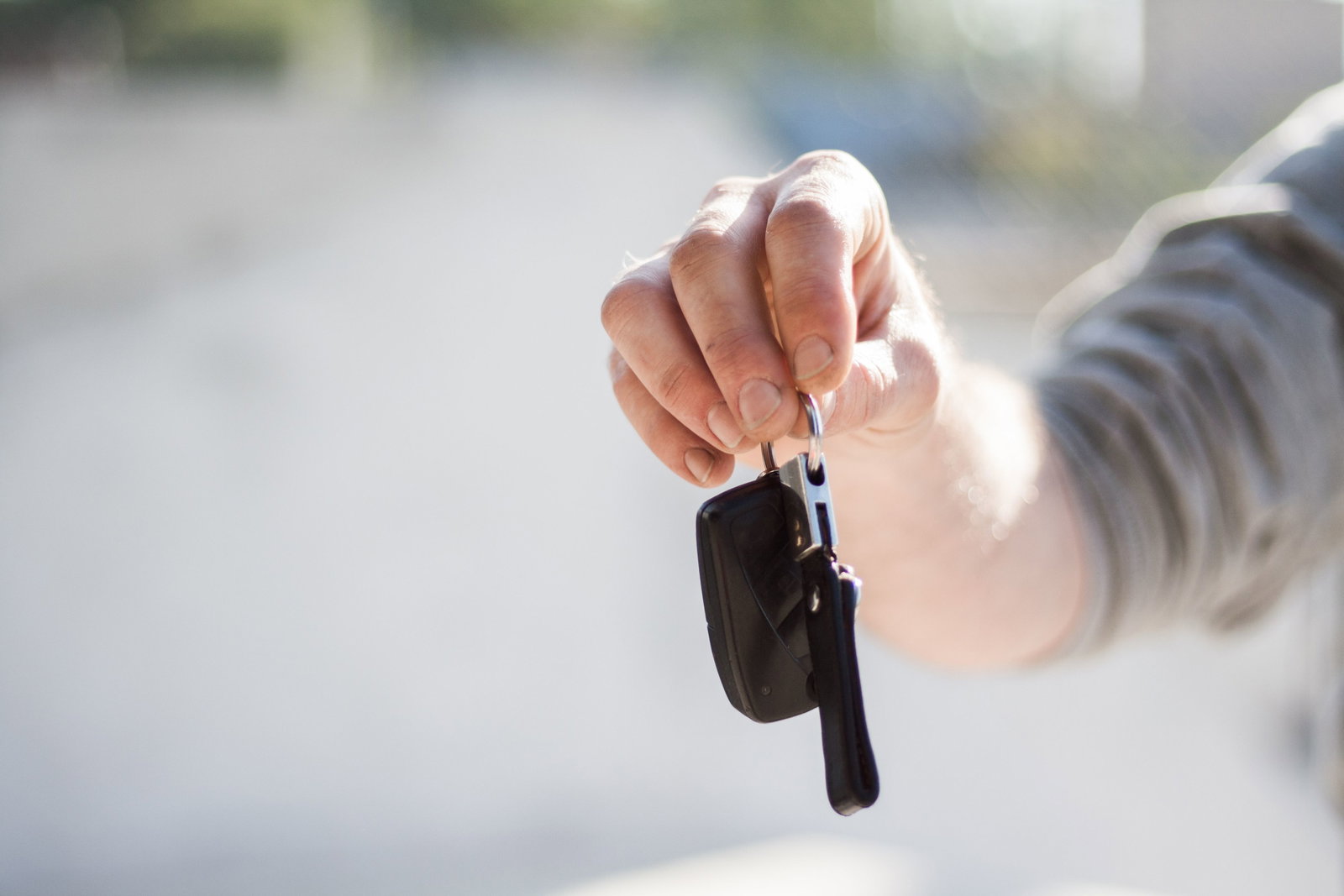 Tweedehandsautosector blijft worstelen met transparantie: 84 procent van de gecontroleerde bedrijven voldoet niet aan wettelijke normen