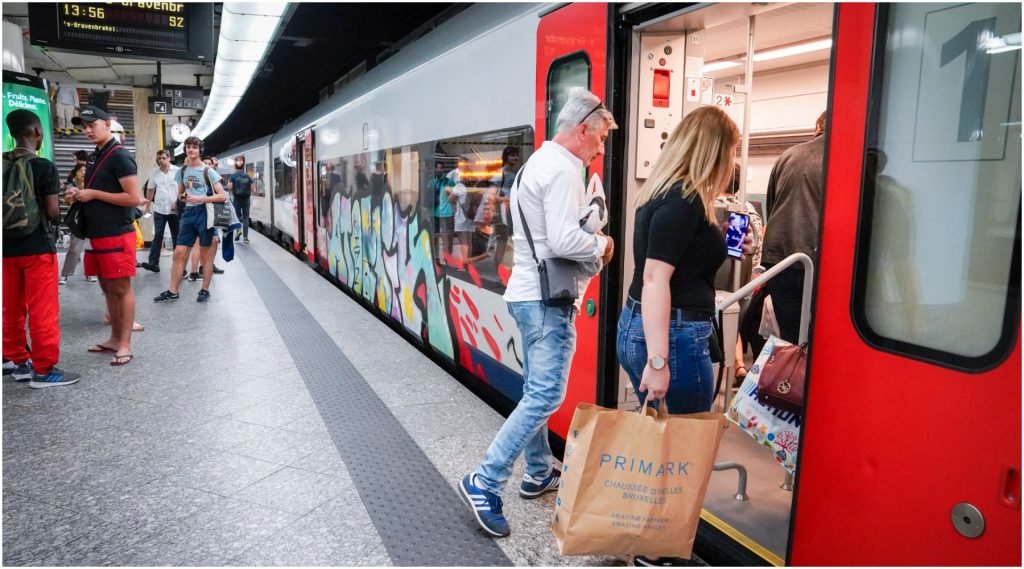 Treinreizigers in Brussel