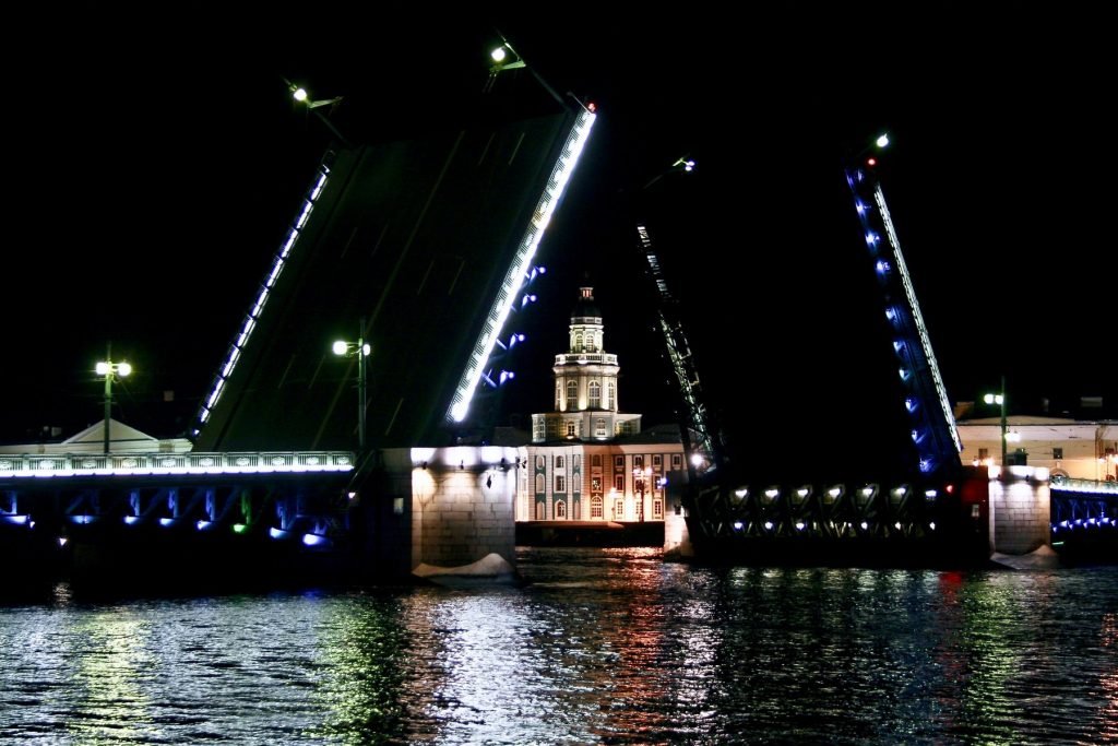 Sint-Petersburg - Dvortsovy Most