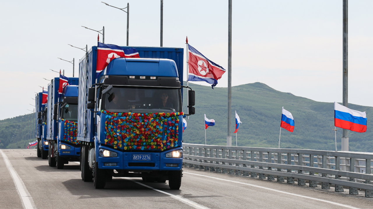 Rusland en Noord-Korea openen eerste verkeersbrug over de Tumen-rivier