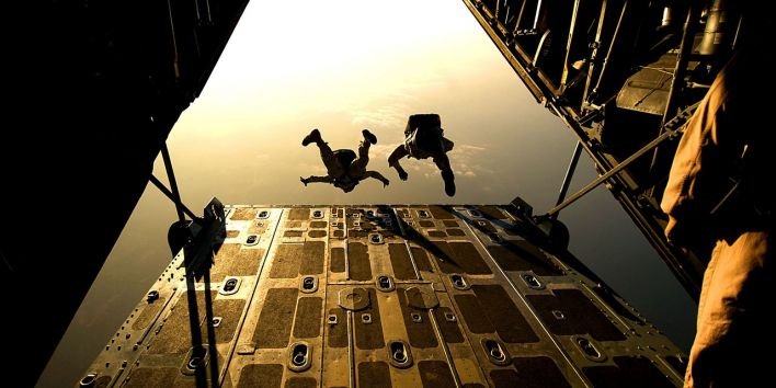parachute jump risk adventure