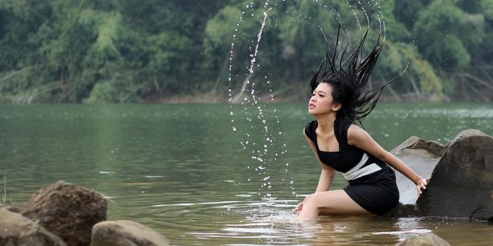 woman water hair