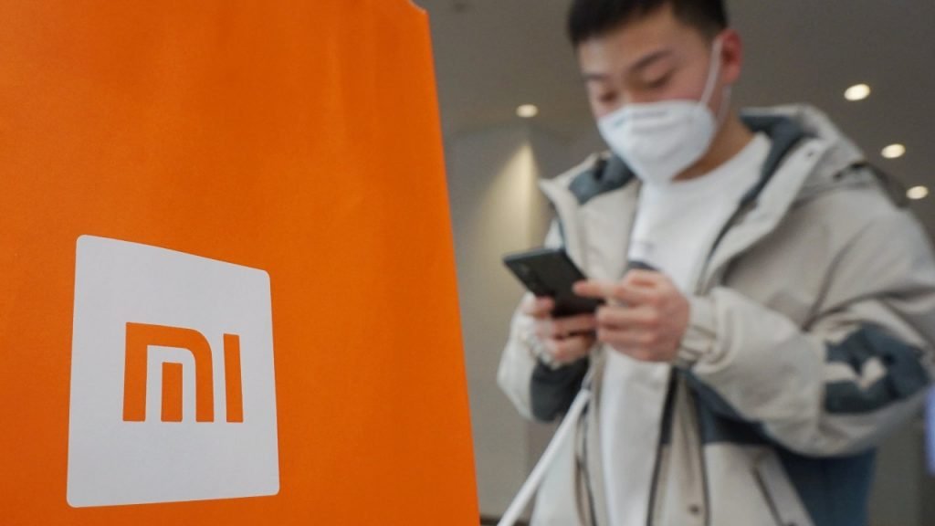 xiaomi logo man smartphone